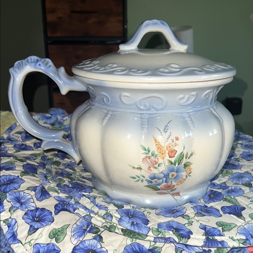 Ironstone England Chamber Pot 1890 Antique - Picture 2 of 13